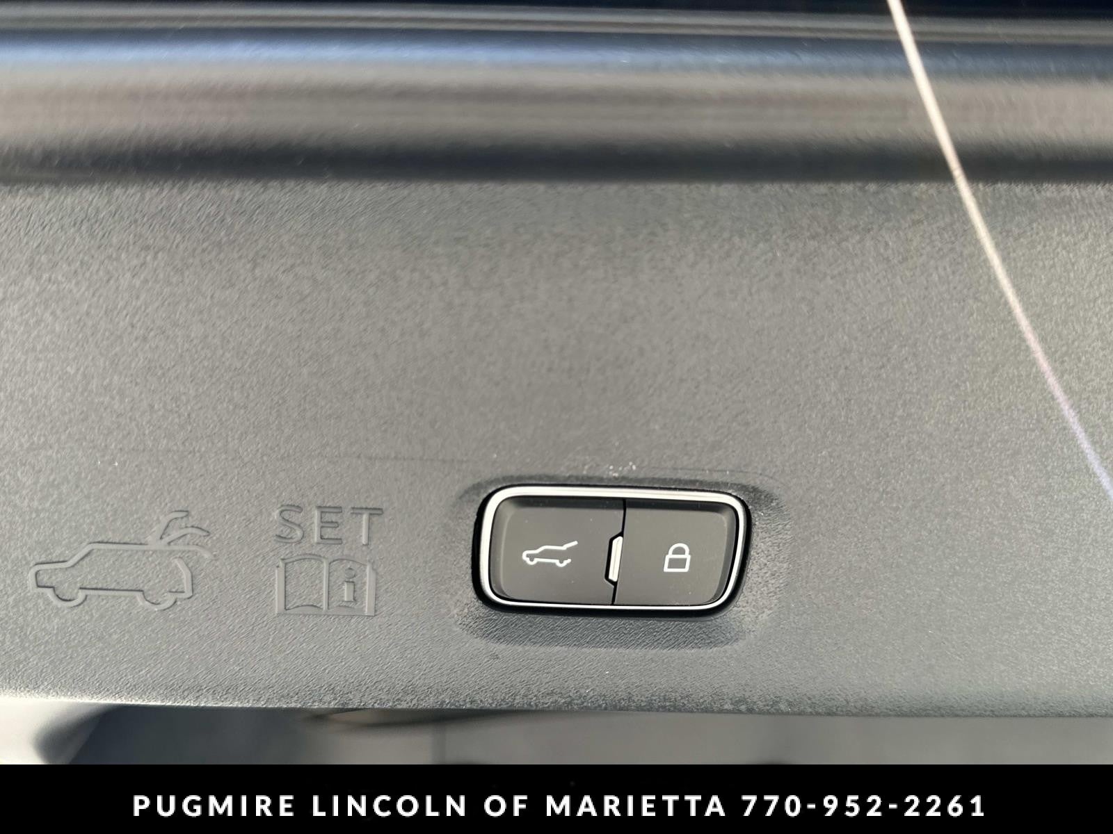 2026 Lincoln Navigator Premiere
