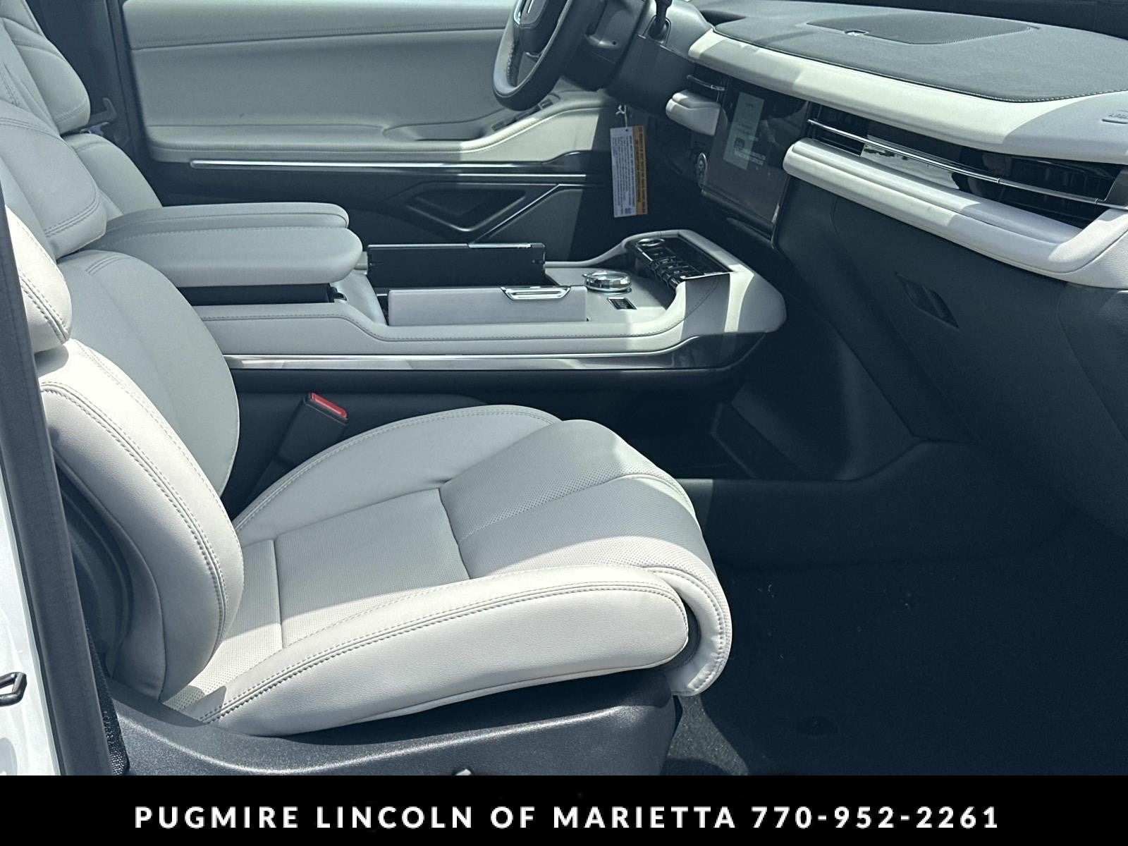 2026 Lincoln Navigator Premiere