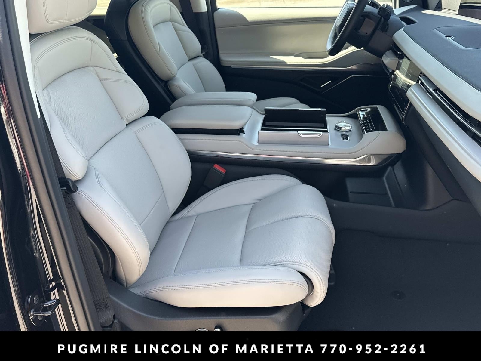 2026 Lincoln Navigator Premiere