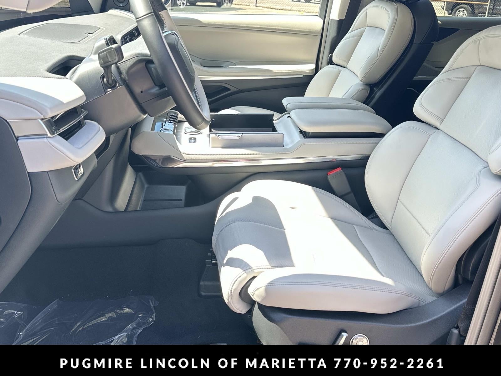 2026 Lincoln Navigator Premiere