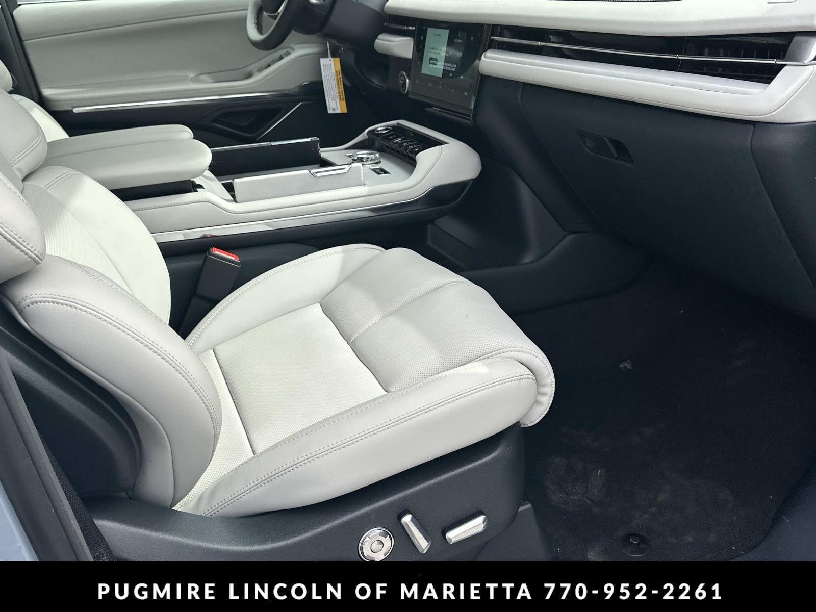 2026 Lincoln Navigator L Reserve