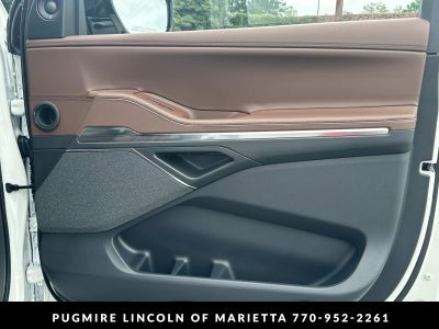 2027 Lincoln Navigator L Reserve