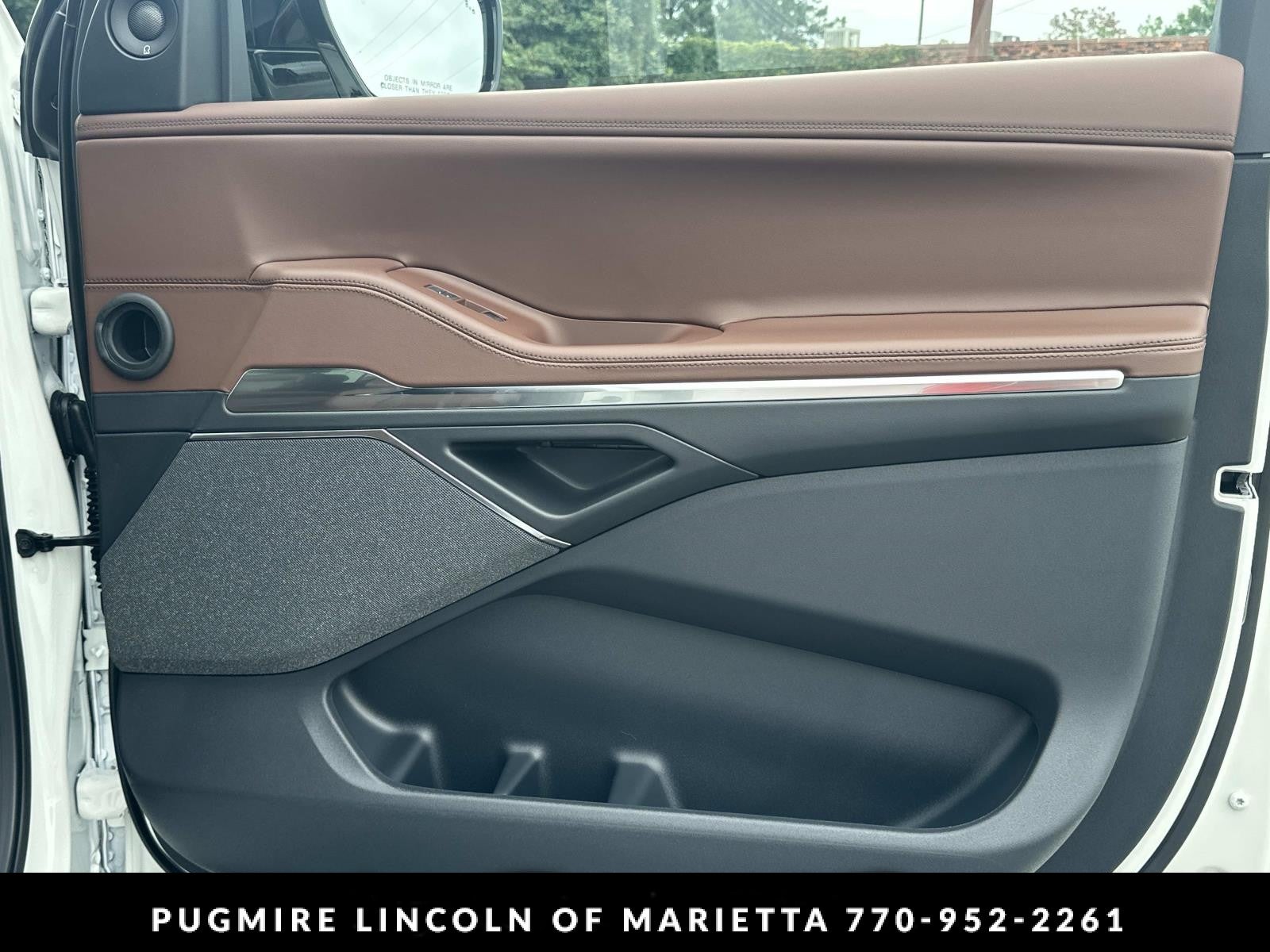 2027 Lincoln Navigator L Reserve