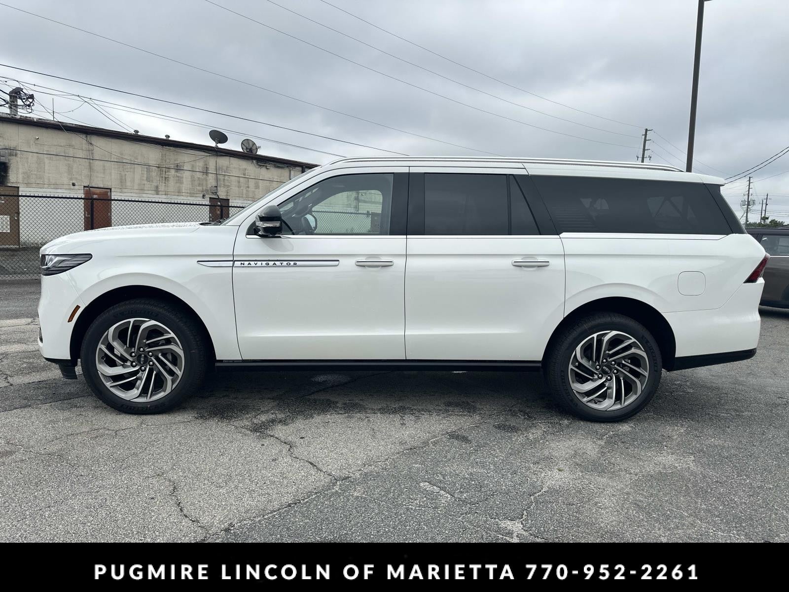 2027 Lincoln Navigator L Reserve