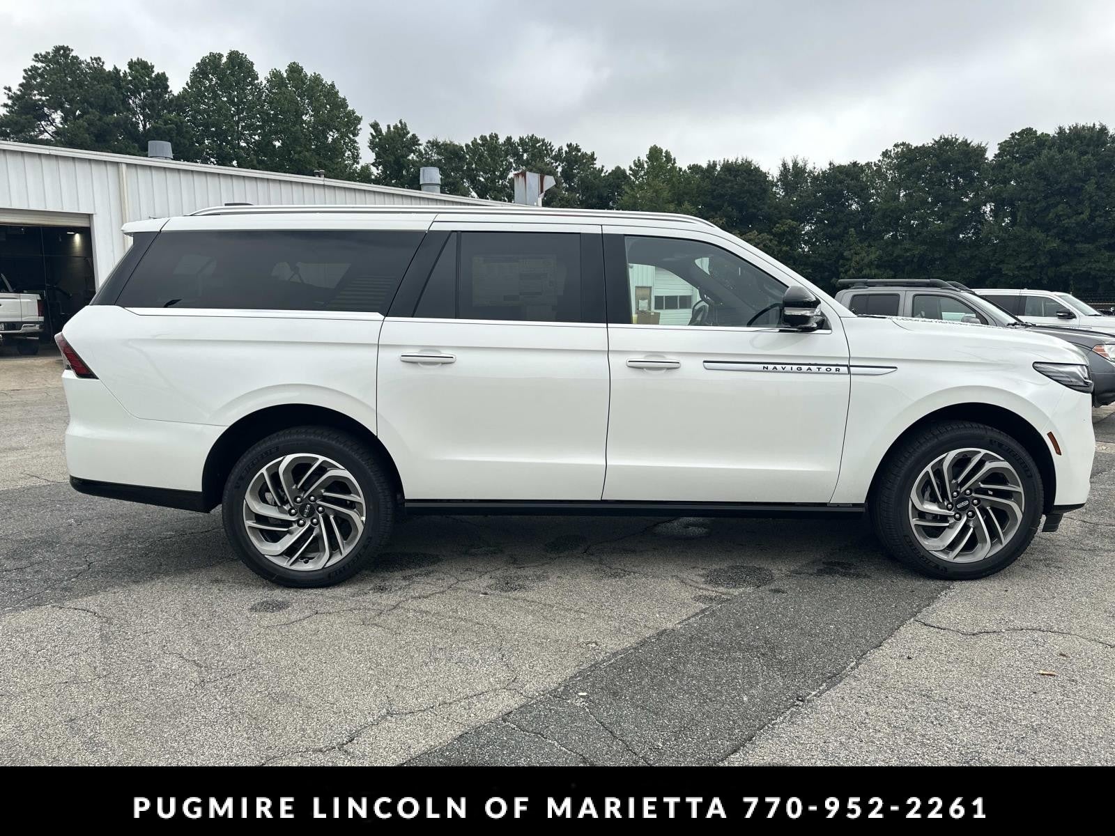 2027 Lincoln Navigator L Reserve