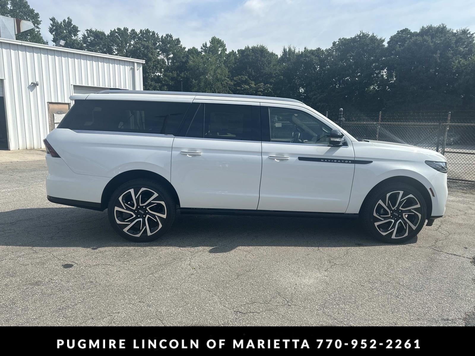 2027 Lincoln Navigator L Black Label