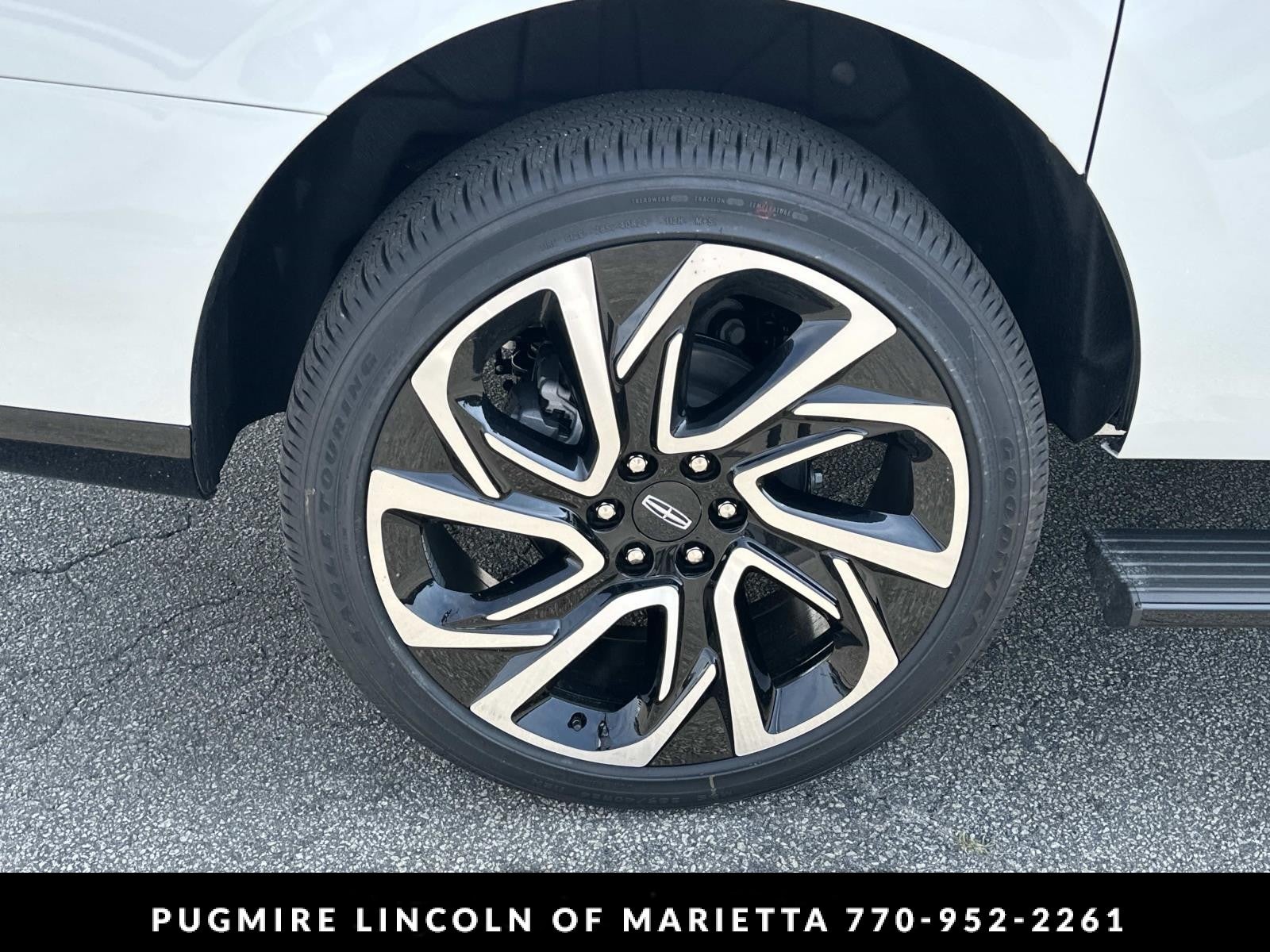 2027 Lincoln Navigator L Black Label