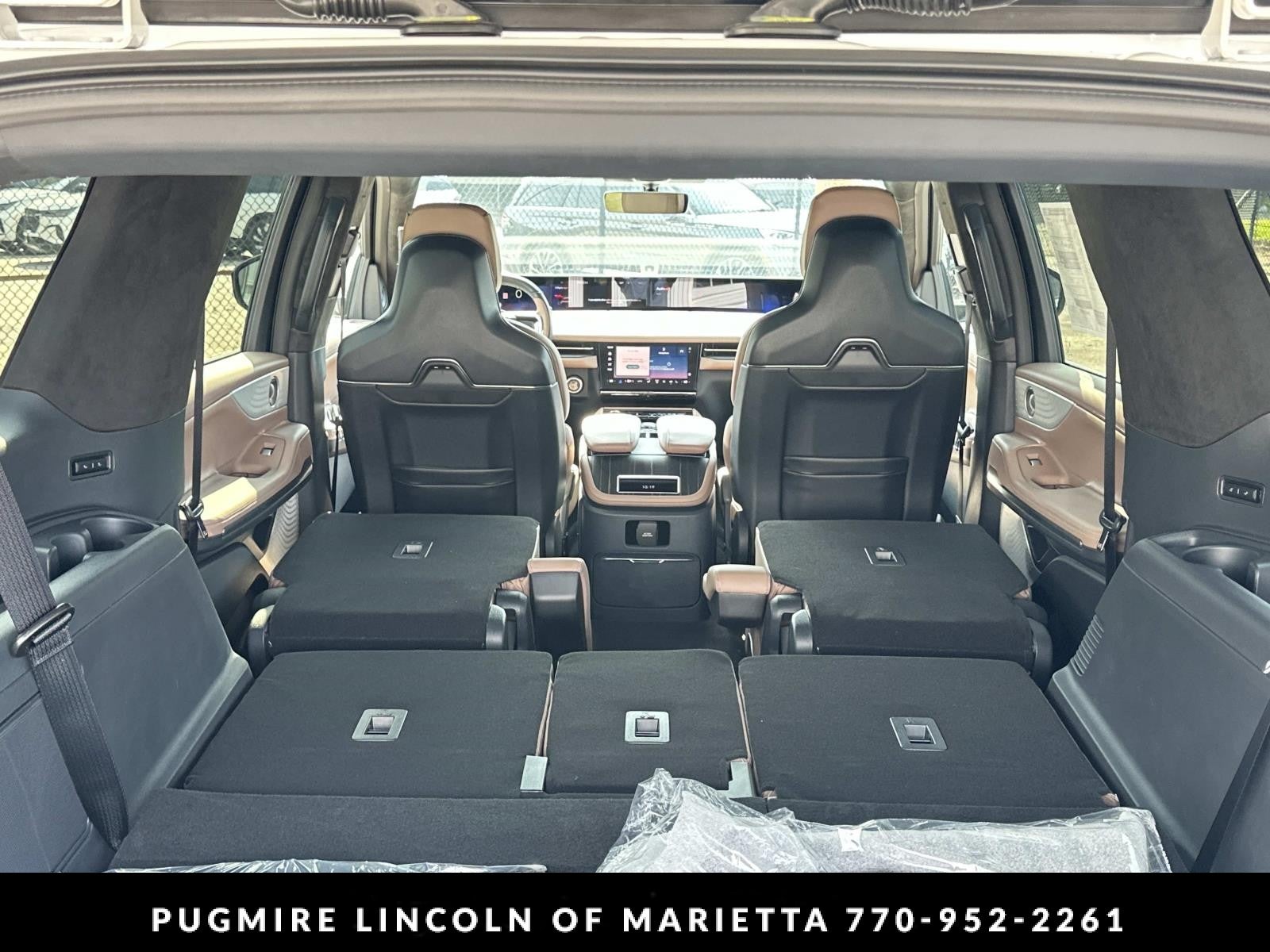 2027 Lincoln Navigator L Black Label