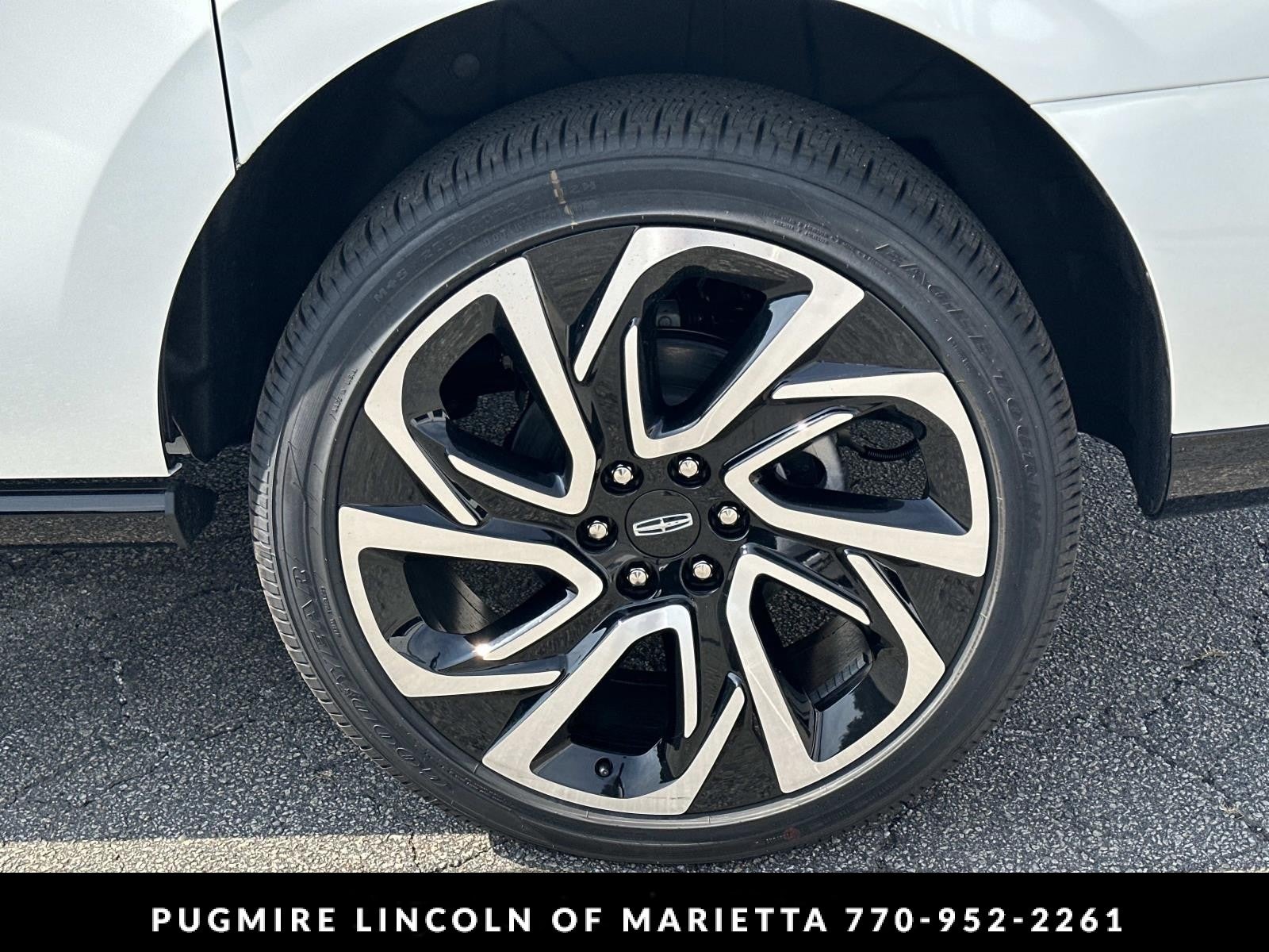 2027 Lincoln Navigator L Black Label