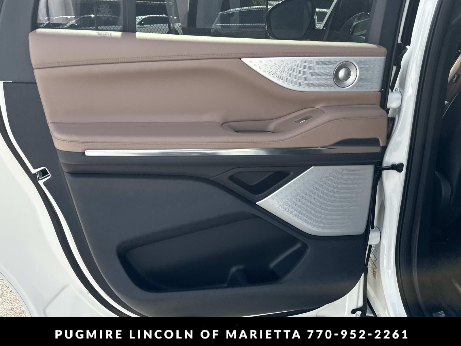 2027 Lincoln Navigator L Black Label