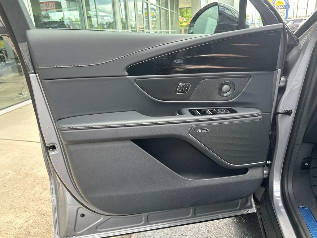 2025 Lincoln Nautilus Reserve