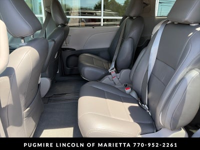 2017 Toyota Sienna LE Auto Access Seat