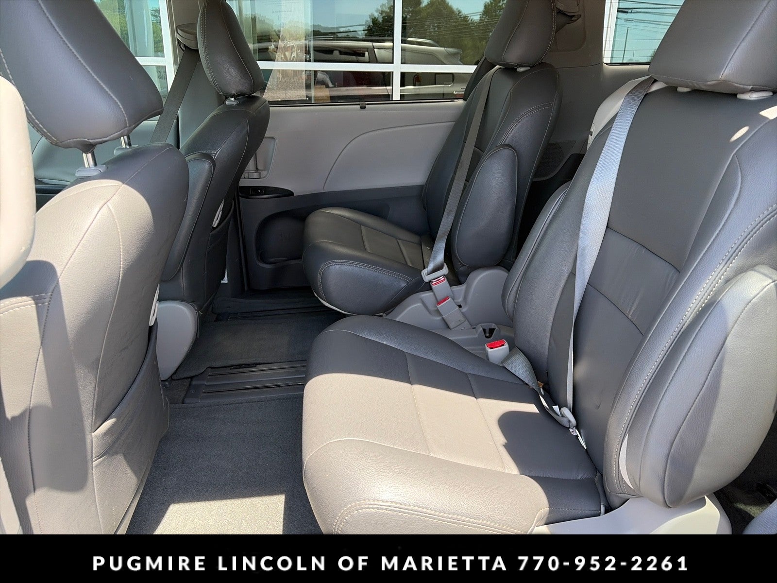2017 Toyota Sienna LE Auto Access Seat