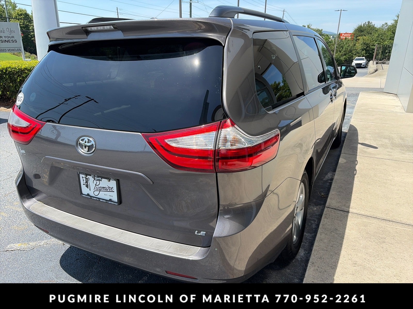 2017 Toyota Sienna LE Auto Access Seat