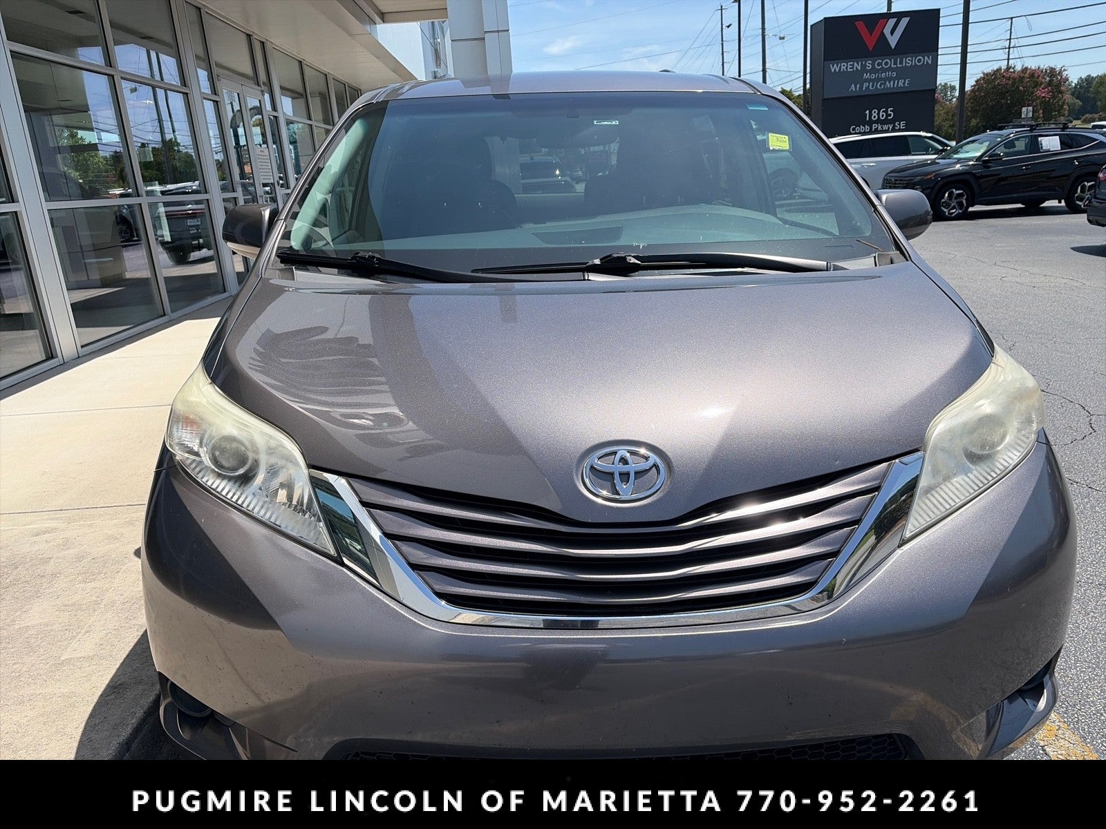 2017 Toyota Sienna LE Auto Access Seat