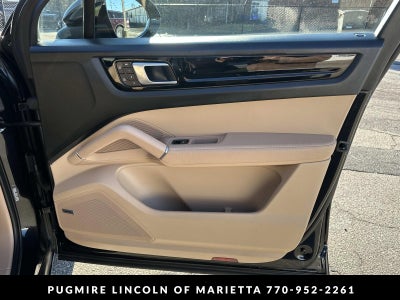 2022 Porsche Cayenne Base