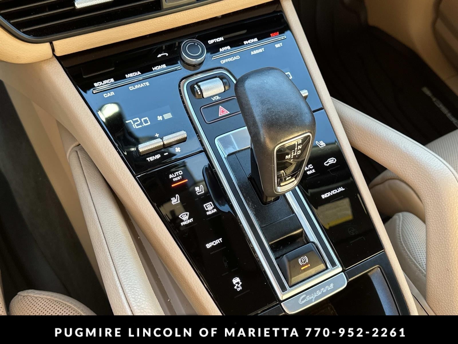 2022 Porsche Cayenne Base