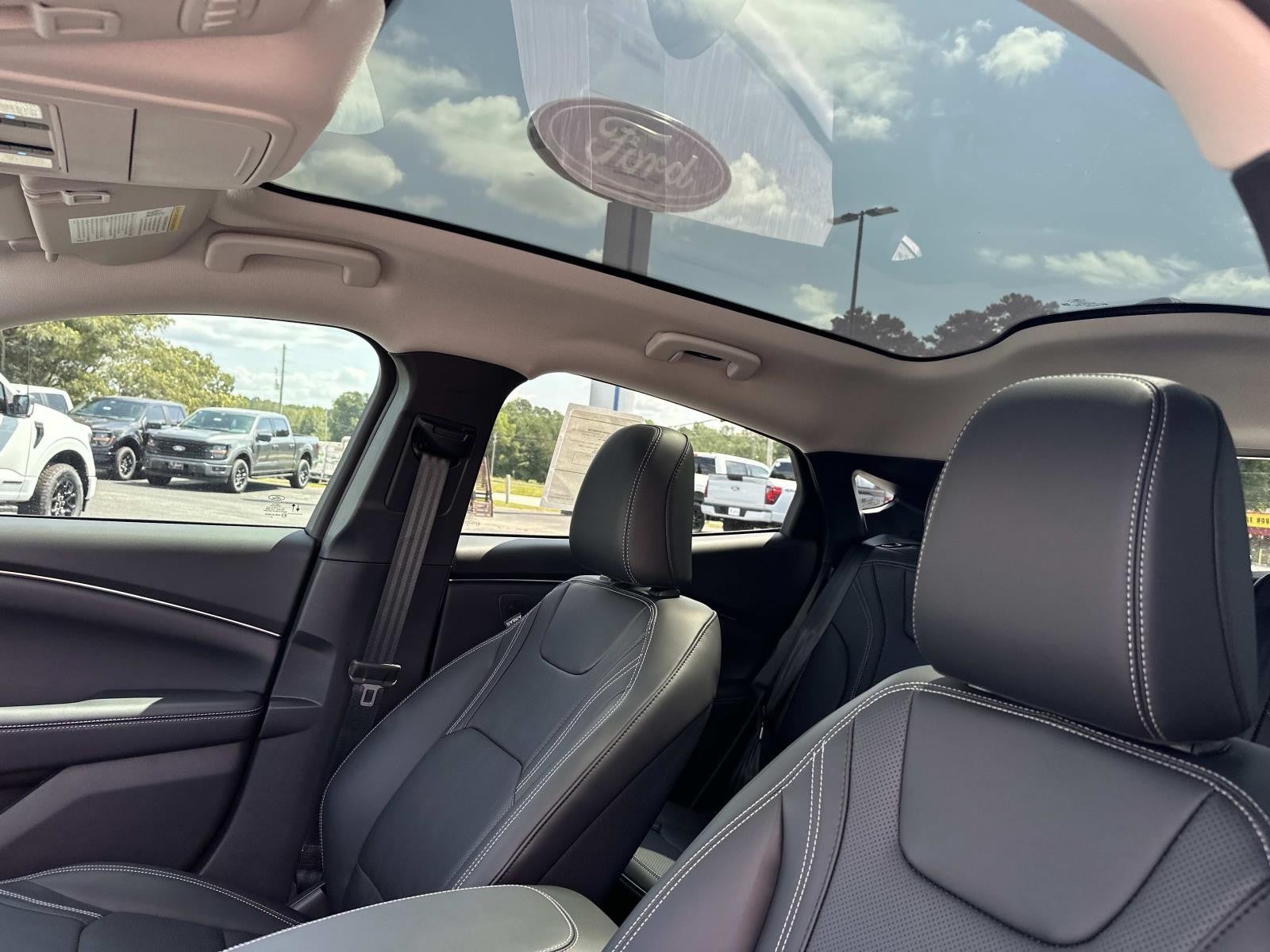 2025 Ford Mustang Mach-E PREMIUM RWD