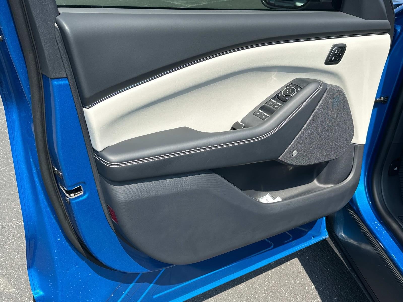 2025 Ford Mustang Mach-E PREMIUM RWD