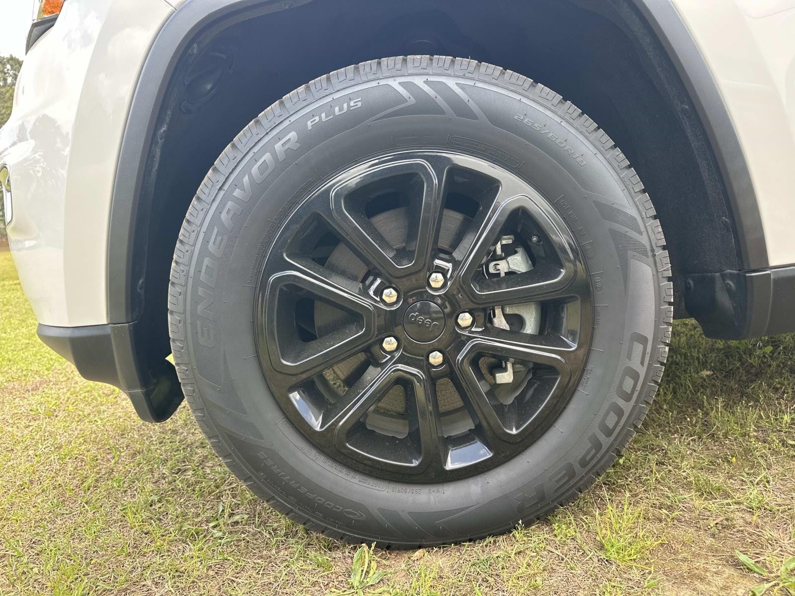 2021 Jeep Grand Cherokee LAREDO 4X4