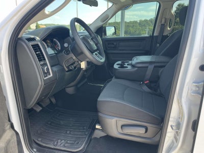 2024 RAM 1500 Classic CLASSIC