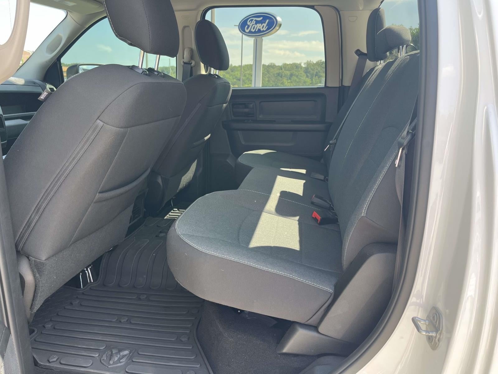 2024 RAM 1500 Classic CLASSIC