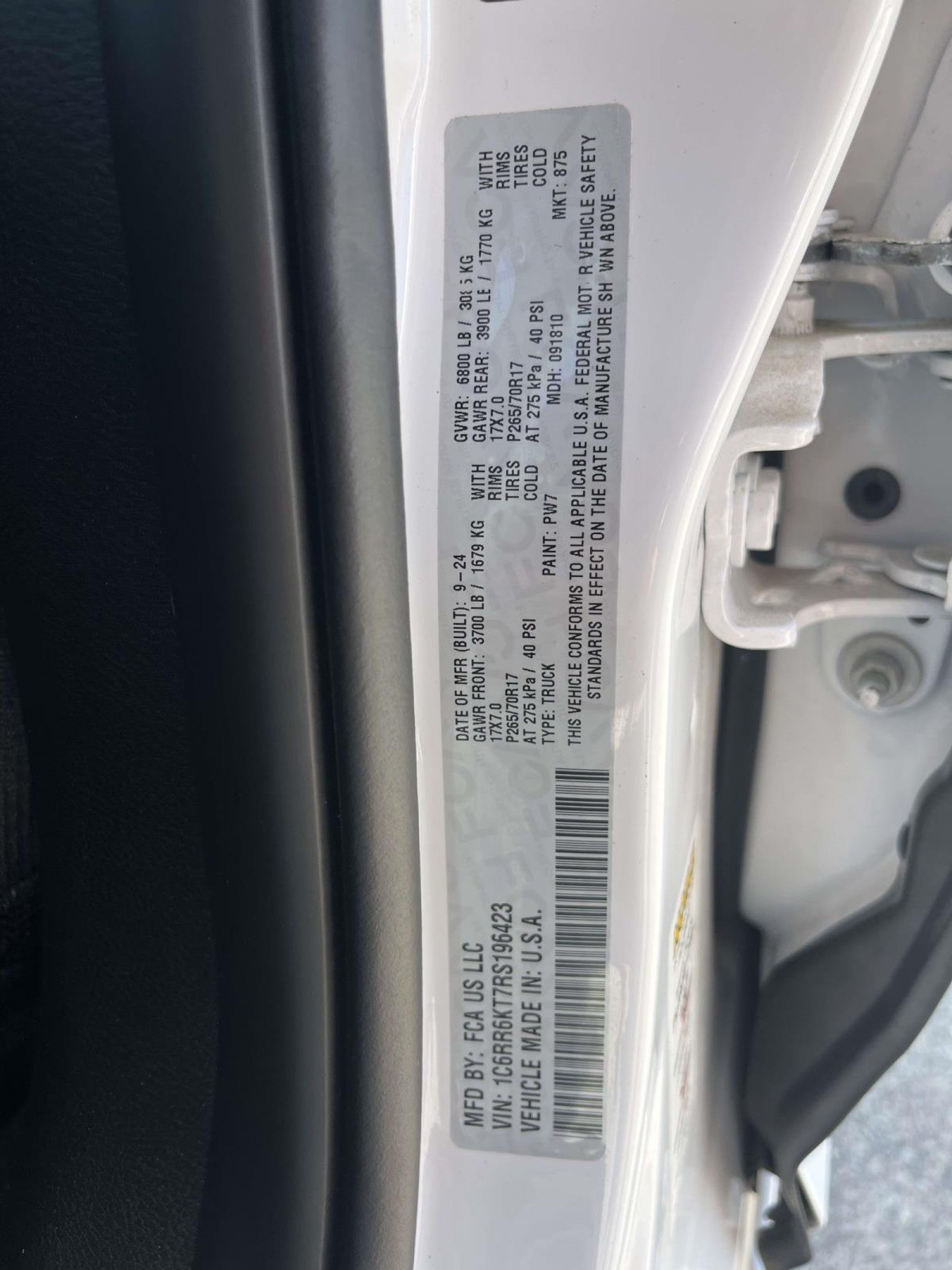 2024 RAM 1500 Classic CLASSIC