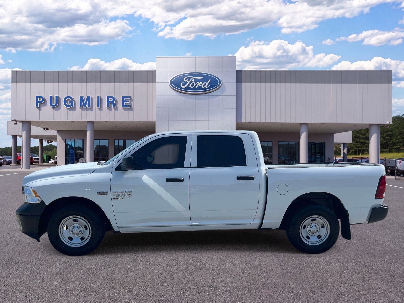 2024 RAM 1500 Classic CLASSIC