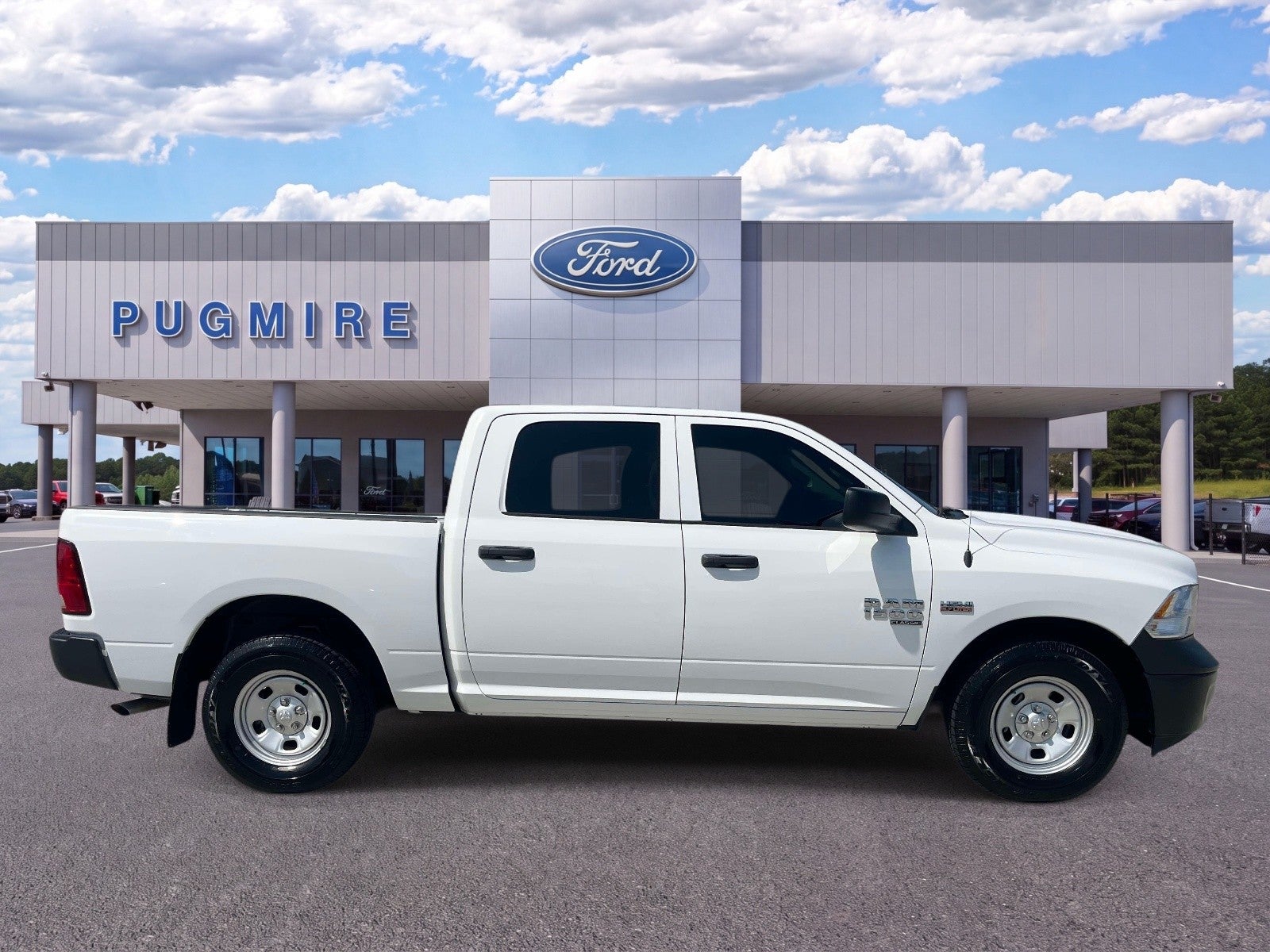 2024 RAM 1500 Classic CLASSIC