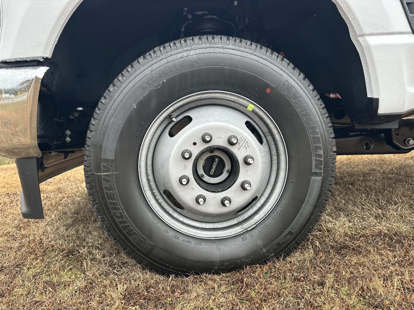 2026 Ford Super Duty F-350 DRW XL 4WD CREW CAB 179 WB 6