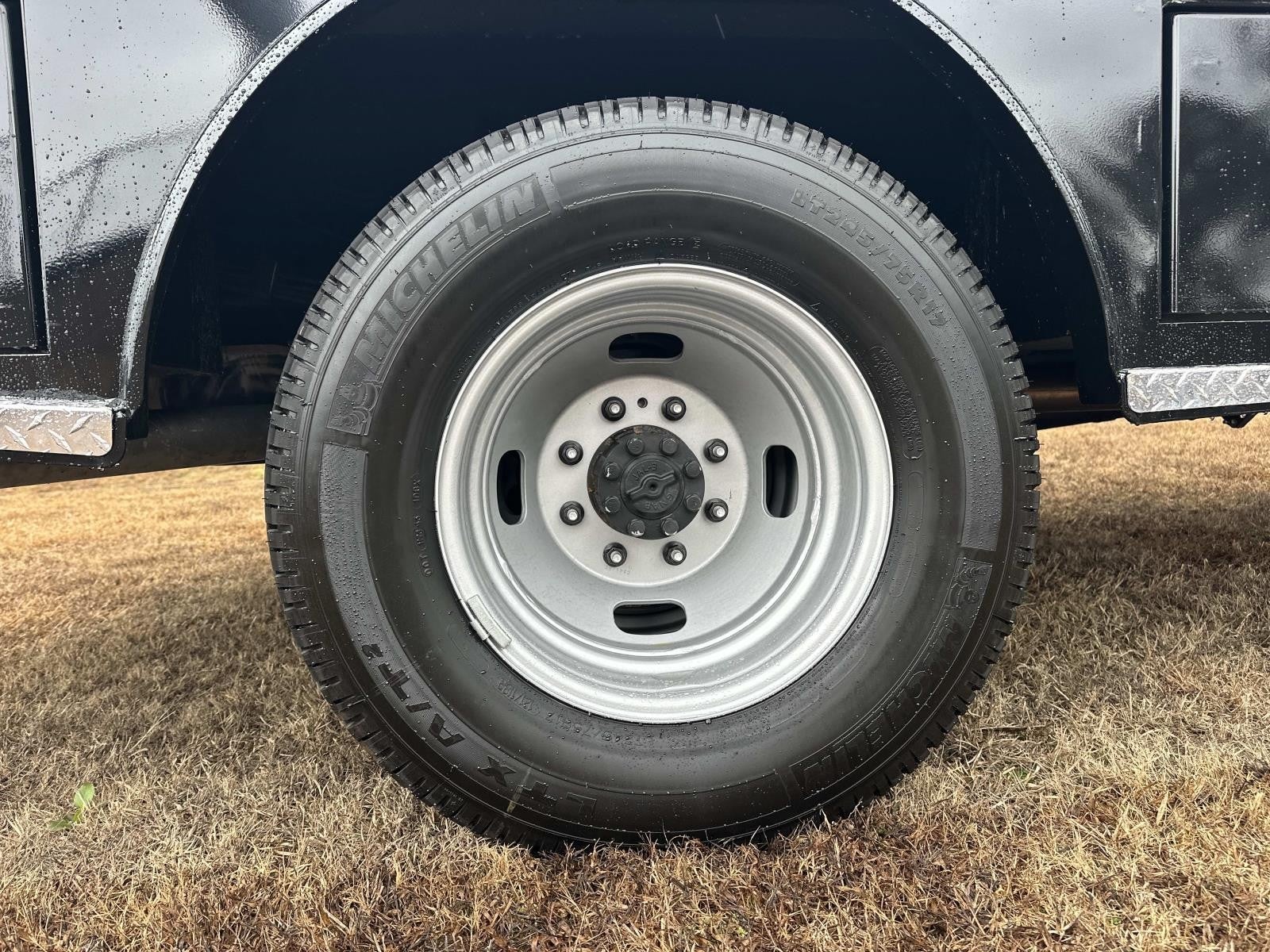 2026 Ford Super Duty F-350 DRW XL 4WD CREW CAB 179 WB 6