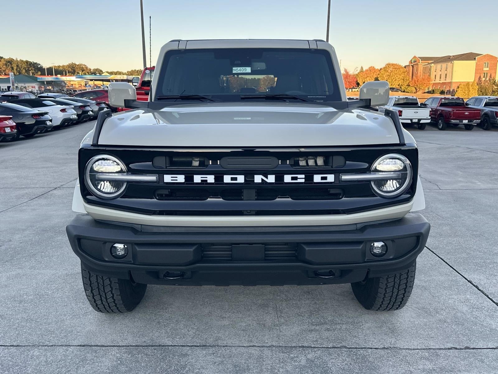 2025 Ford Bronco OUTER BANKS 4 DOOR 4X4