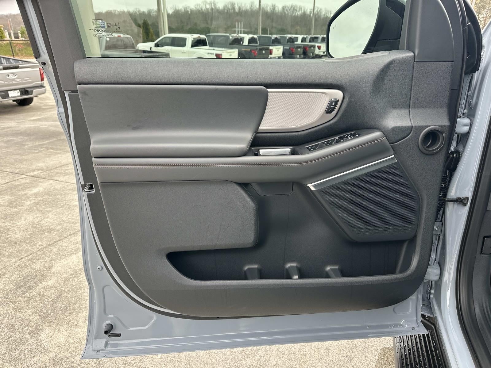 2025 Ford Expedition ACTIVE 4X2