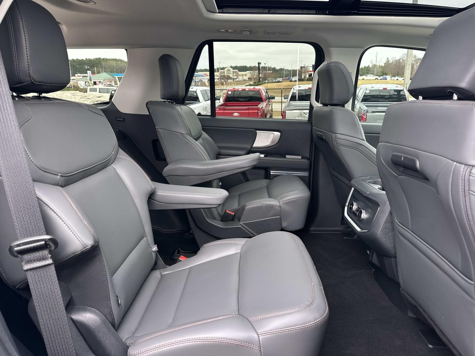 2025 Ford Expedition ACTIVE 4X2