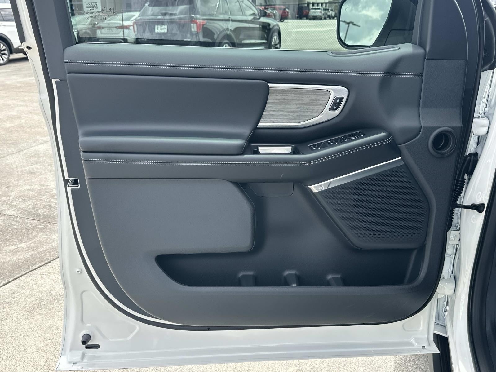 2026 Ford Expedition PLATINUM 4X4