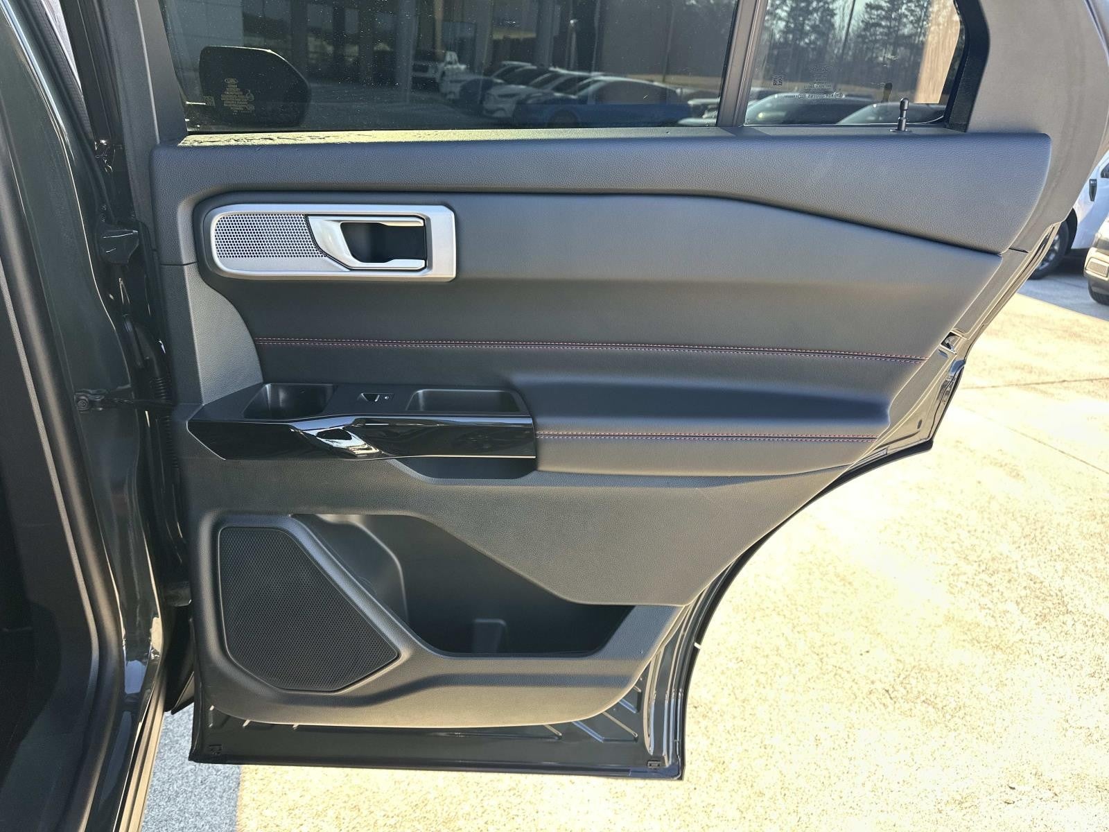 2024 Ford Explorer ST-Line