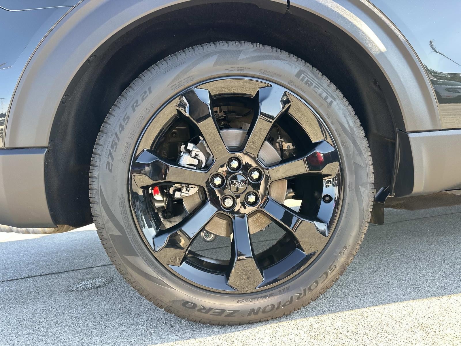 2024 Ford Explorer ST-Line