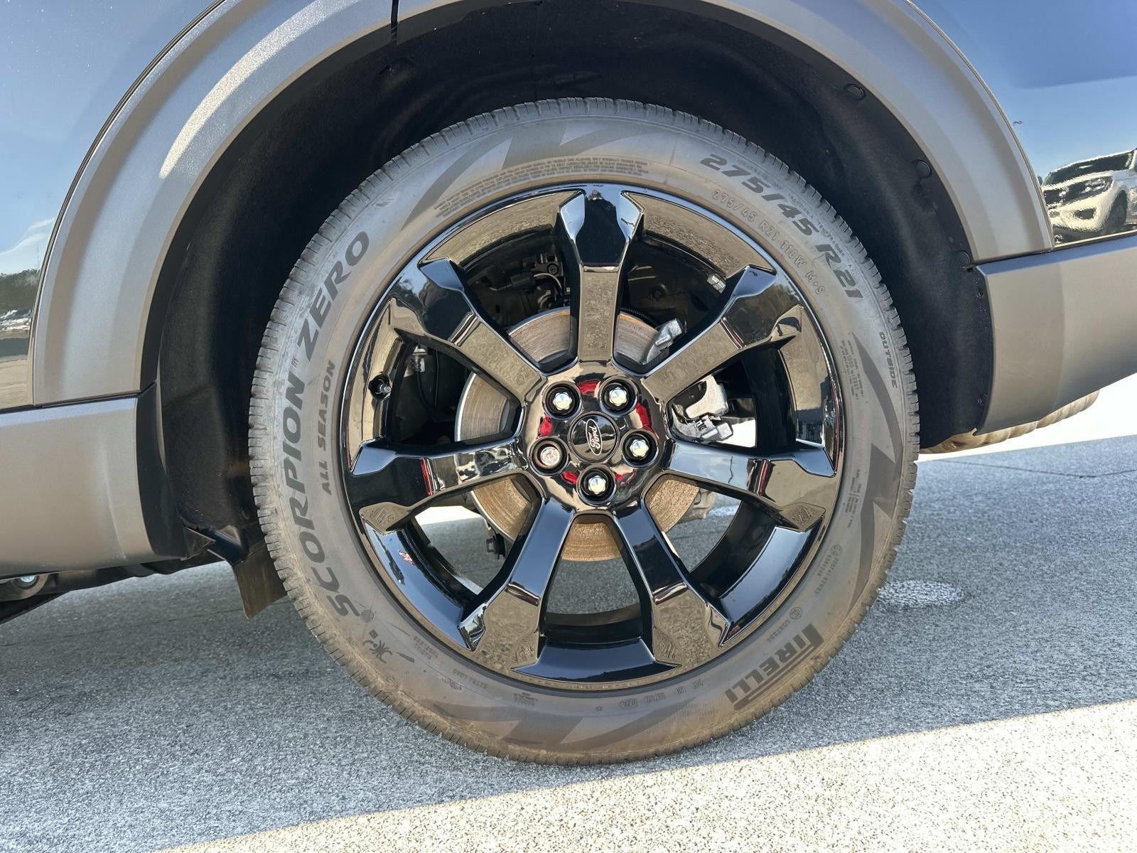 2024 Ford Explorer ST-Line