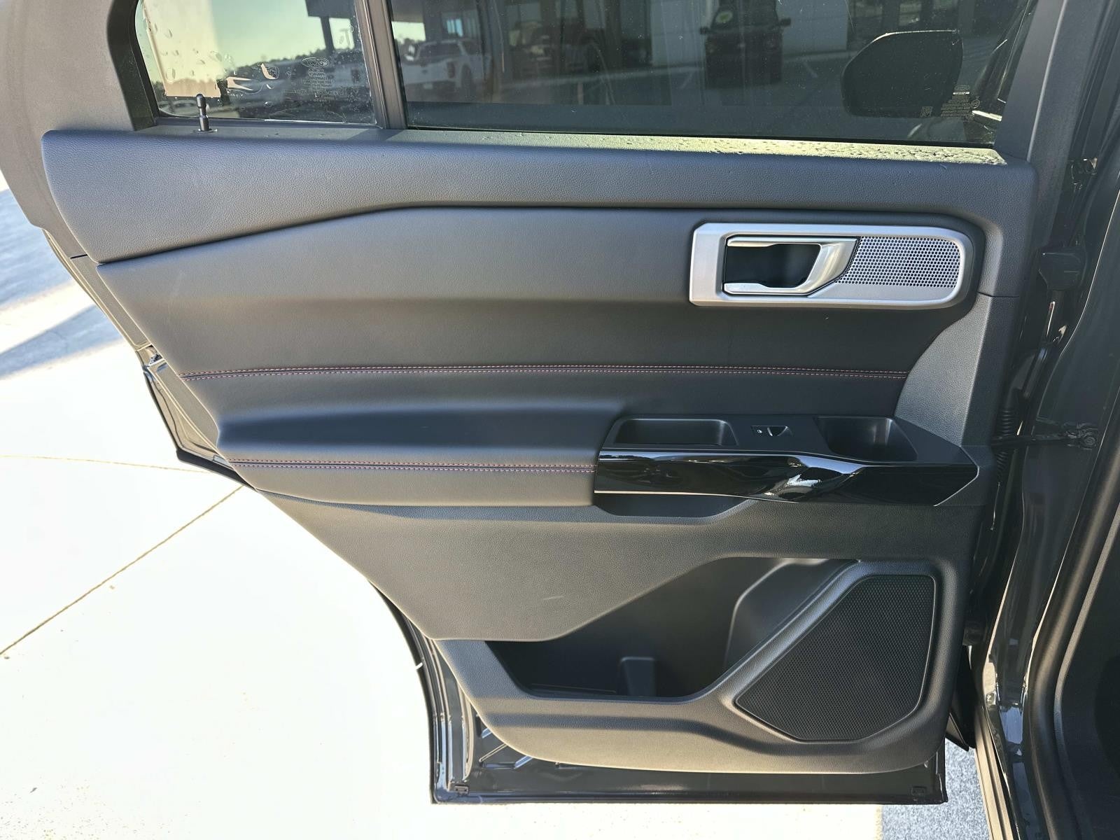 2024 Ford Explorer ST-Line