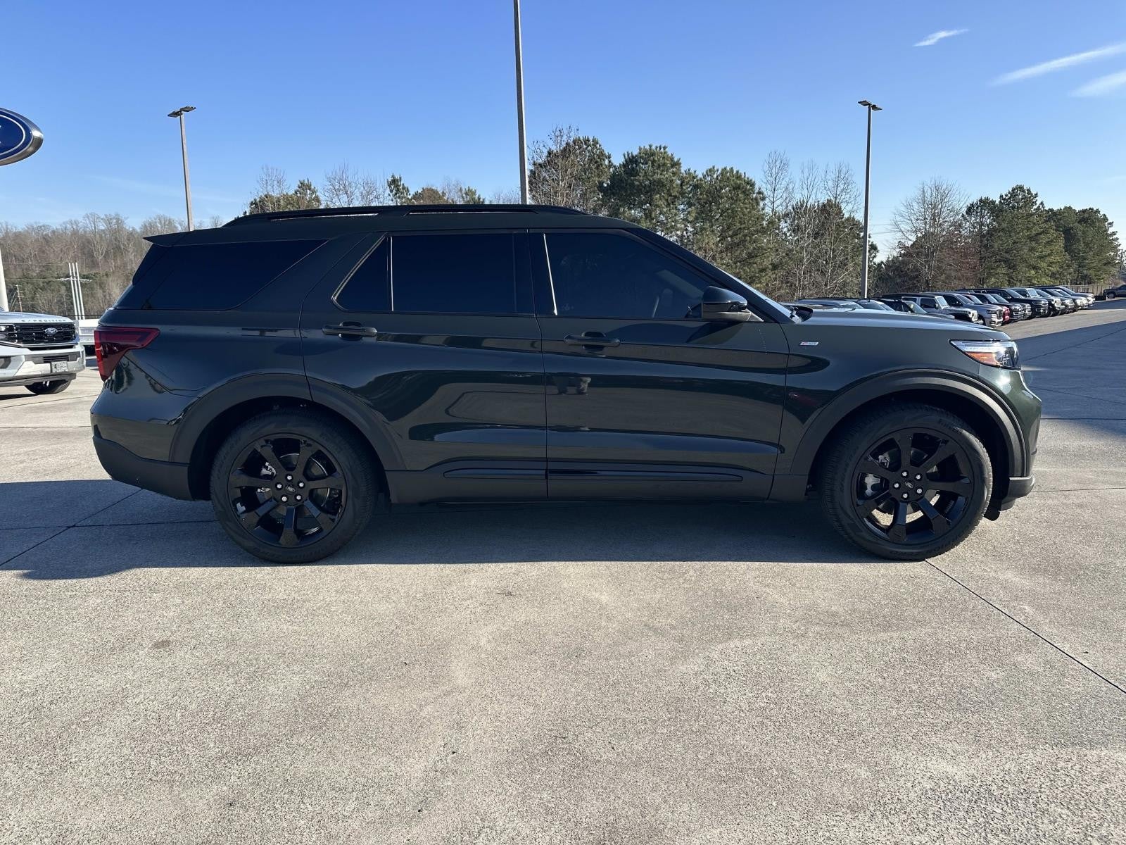 2024 Ford Explorer ST-Line