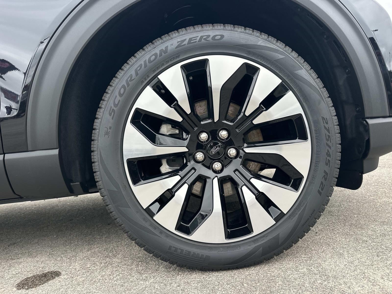 2026 Ford Explorer PLATINUM 4WD