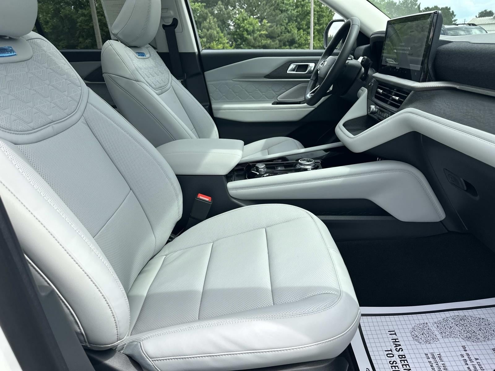 2026 Ford Explorer PLATINUM 4WD