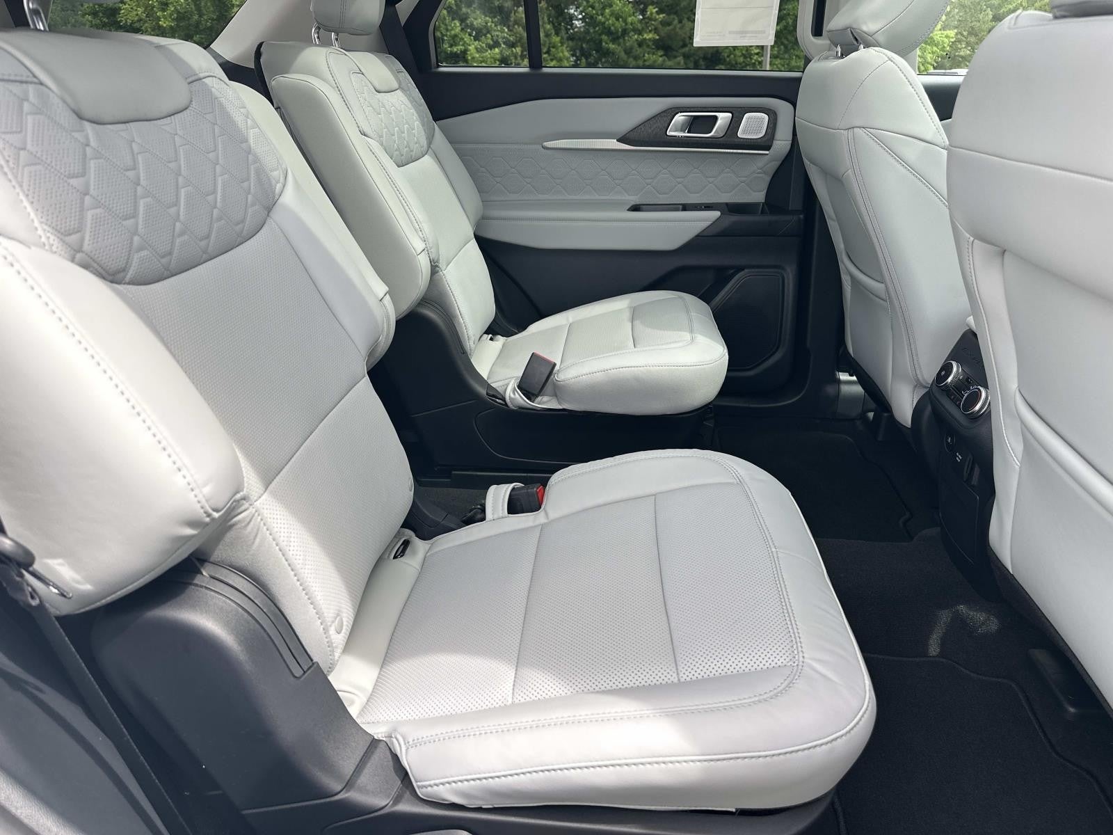 2026 Ford Explorer PLATINUM 4WD