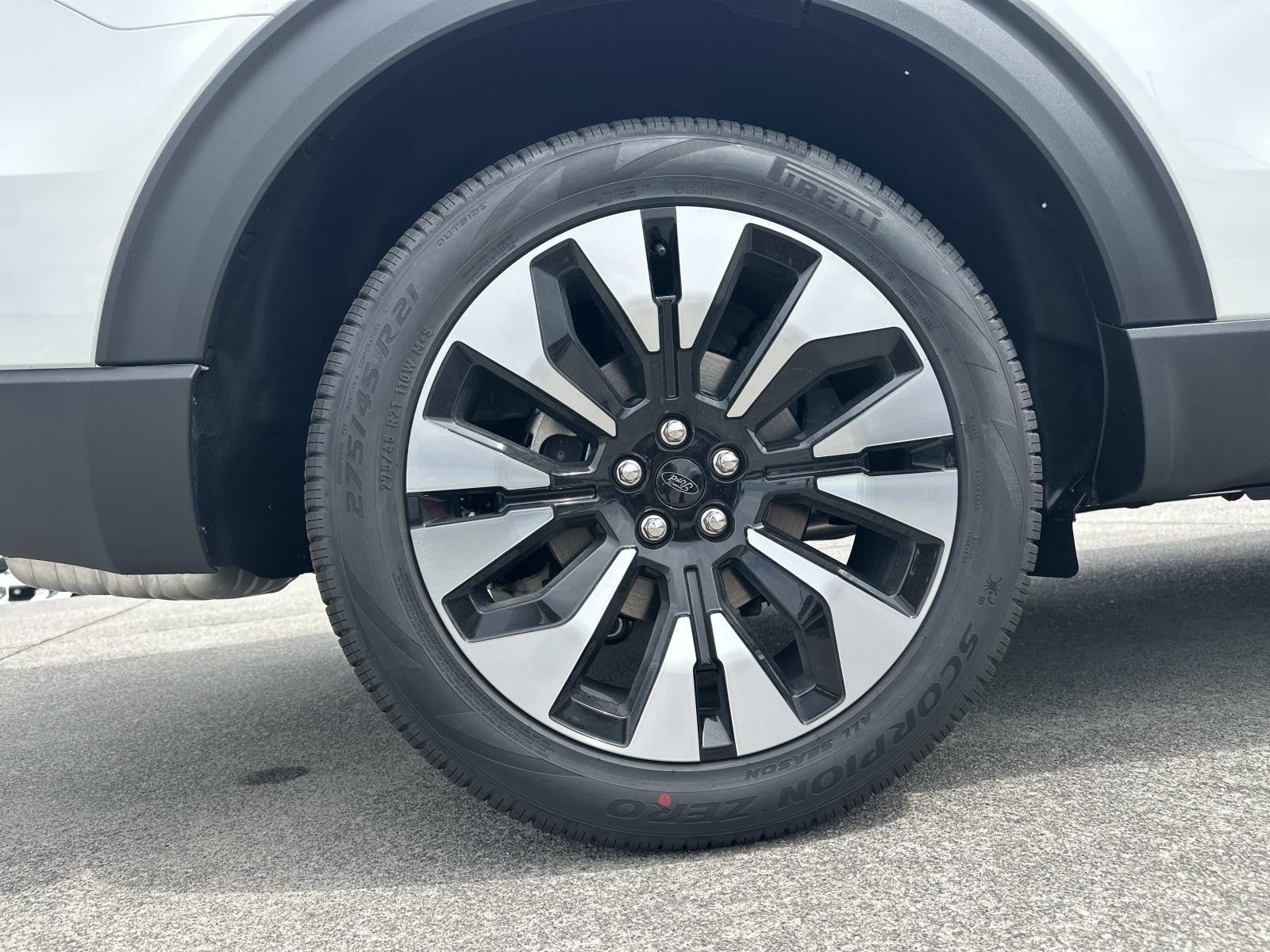 2026 Ford Explorer PLATINUM 4WD