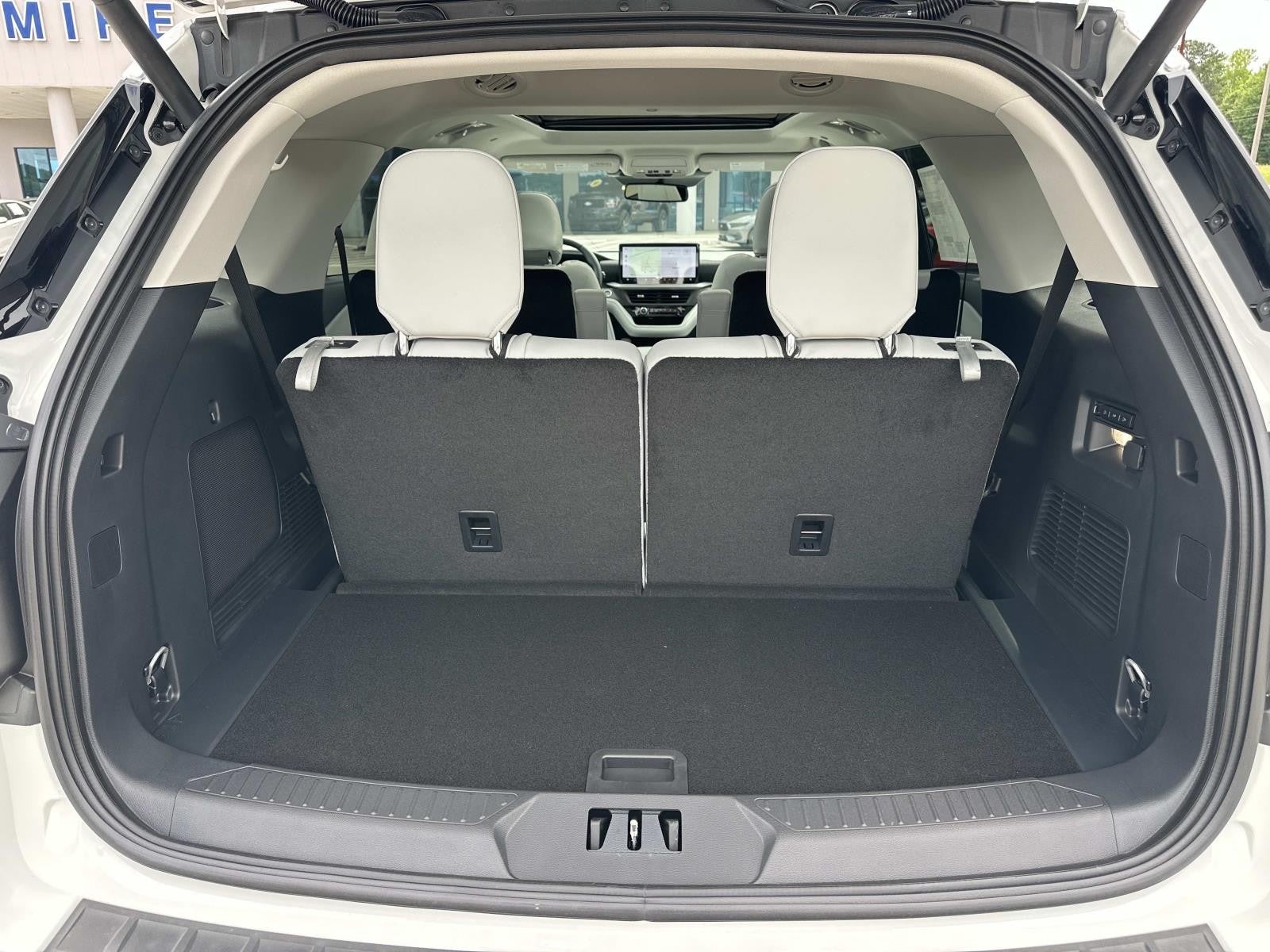 2026 Ford Explorer PLATINUM 4WD