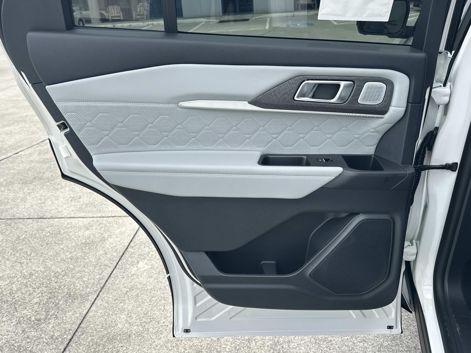 2026 Ford Explorer PLATINUM 4WD