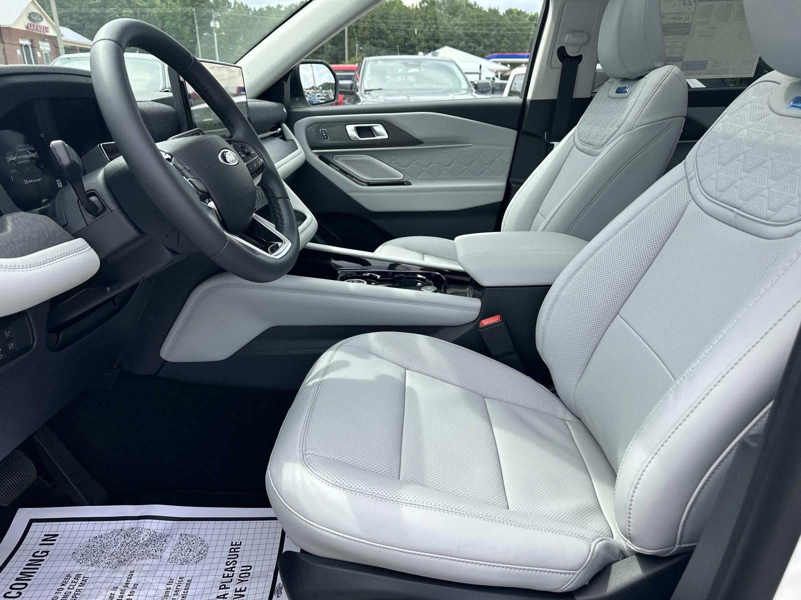 2026 Ford Explorer PLATINUM 4WD
