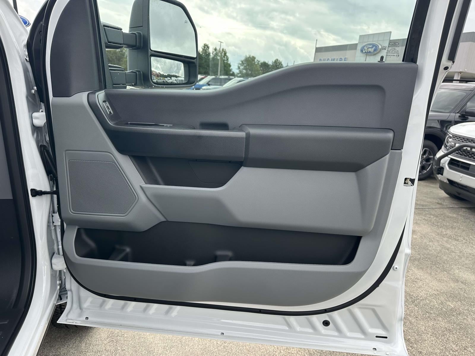 2026 Ford Super Duty F-250 SRW XL 4WD CREW CAB 8' BOX