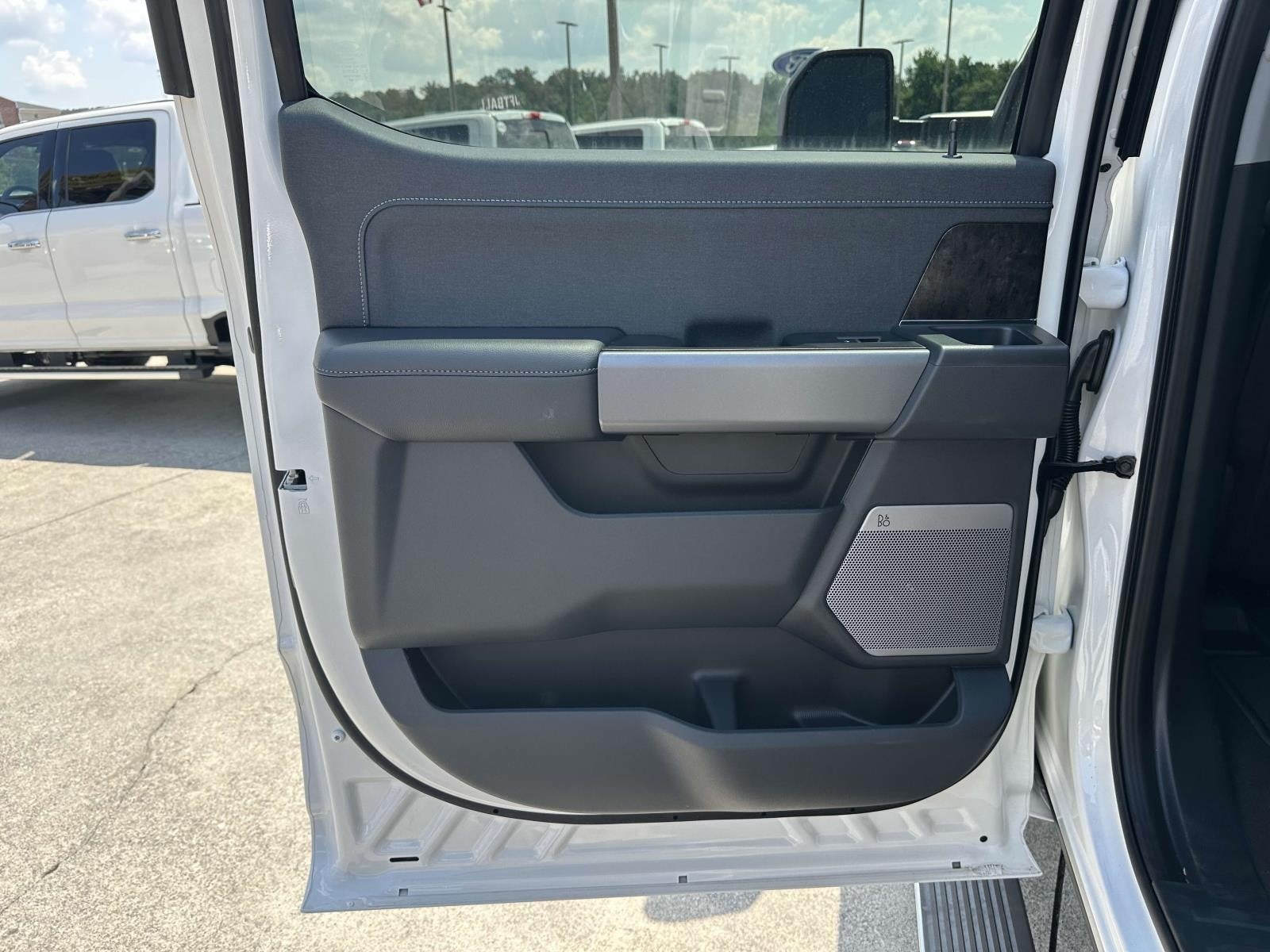 2025 Ford Super Duty F-250 SRW LARIAT 4WD CREW CAB 6.75'