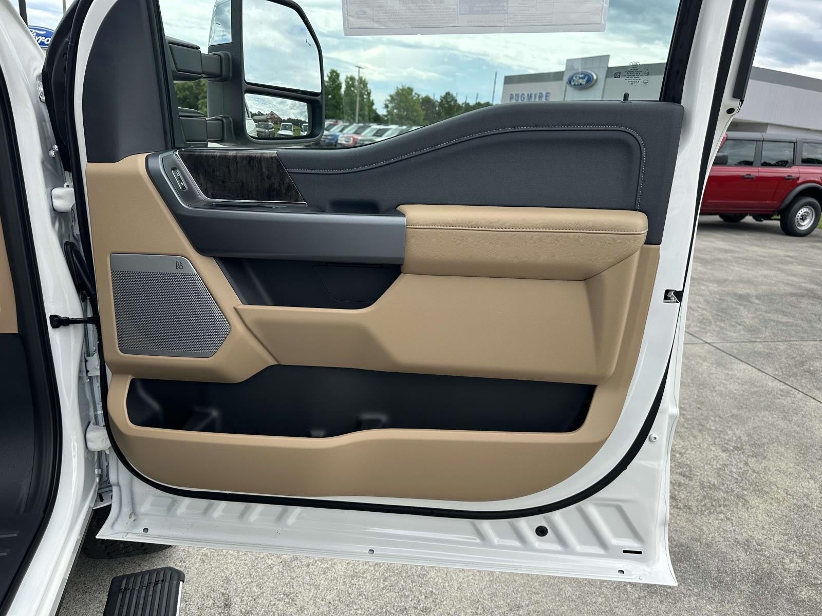 2025 Ford Super Duty F-250 SRW LARIAT 4WD CREW CAB 6.75'